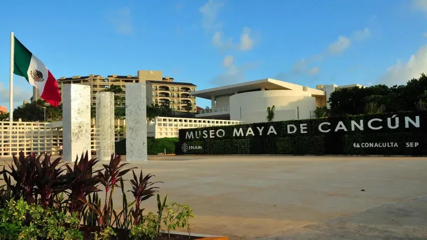 Museo Maya de Cancún y San Miguelito