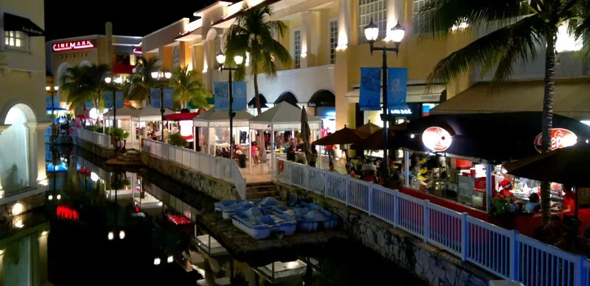 Plaza La Isla