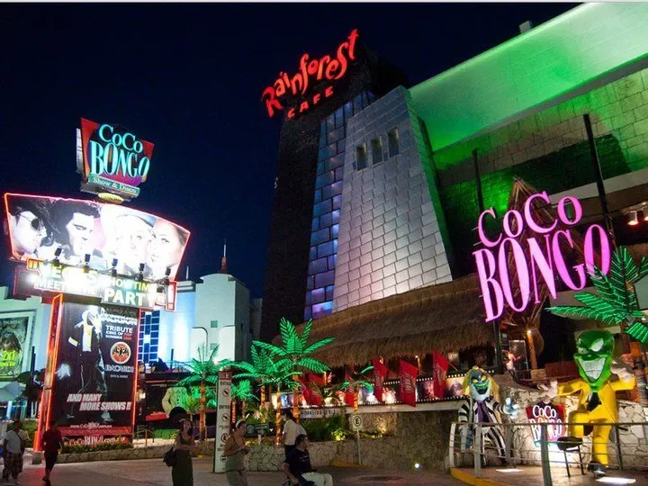 Coco Bongo y zona de antros